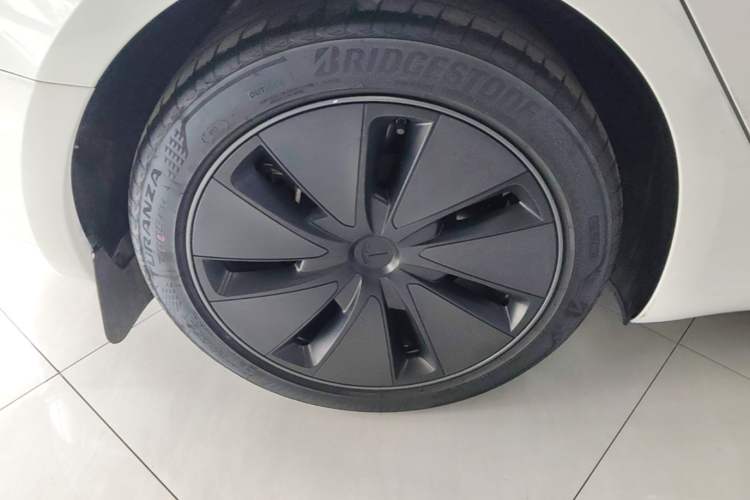 Used Tesla Model 3 2025 Rear-Wheel-Drive Version Right Rear Wheel Hub