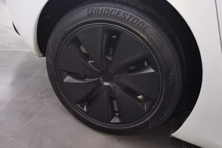 Used Tesla Model 3 2025 Model Revised Rear-Wheel-Drive Version Right Rear Wheel Hub