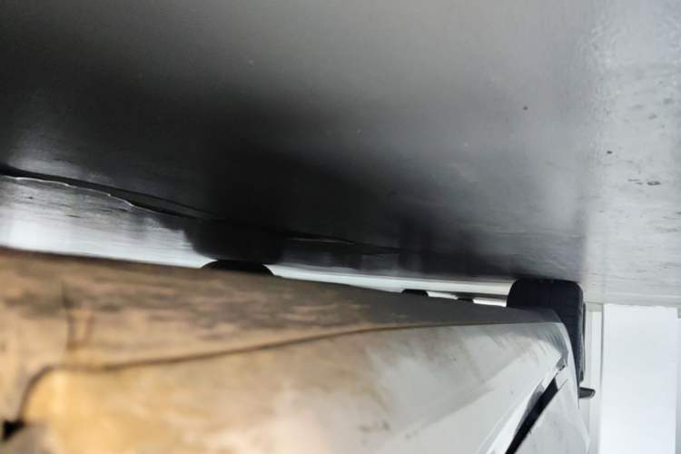 Used Tesla Model 3 2025 Model High-Performance All-Wheel-Drive Version Right Side Sill