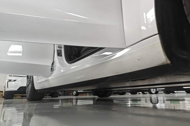 Used Tesla Model 3 2025 Model Revised Rear-Wheel-Drive Version Right Side Sill