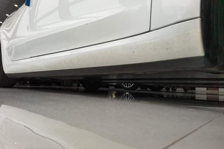 Used Tesla Model 3 2025 Model Revised Rear-Wheel-Drive Version Right Side Sill