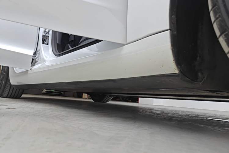 Used Tesla Model 3 2025 Rear-Wheel-Drive Version Right Side Sill