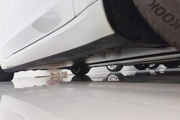 Used Tesla Model 3 2025 Model Revised Long-Range Rear-Wheel-Drive Version Right Side Sill