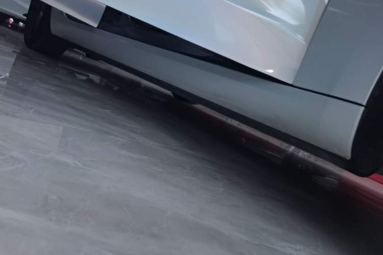 Used Tesla Model 3 2025 Rear-Wheel-Drive Version Right Side Sill