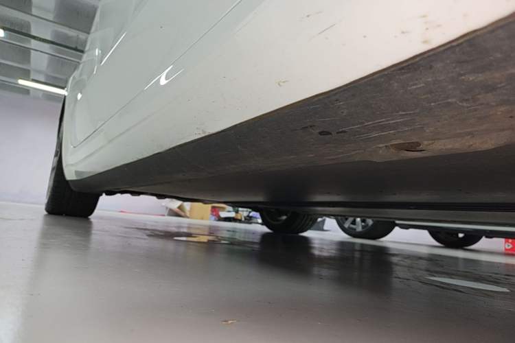 Used Tesla Model 3 2025 Model Revised Long-Range Rear-Wheel-Drive Version Right Side Sill