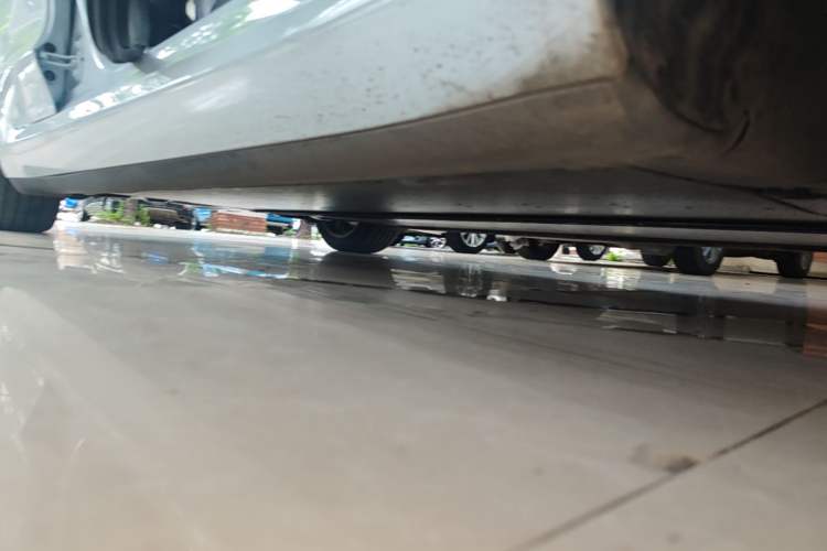 Used Tesla Model 3 2025 Model Long-Range Rear-Wheel-Drive Version Right Side Sill
