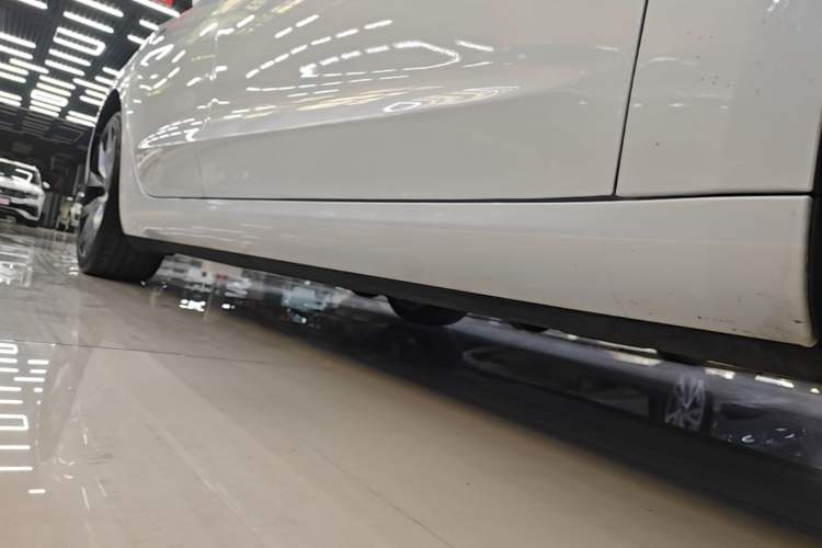 Used Tesla Model 3 2025 Rear-Wheel-Drive Version Right Side Sill