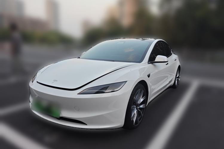 Tesla Model 3 2025 Rear-Wheel-Drive Version
