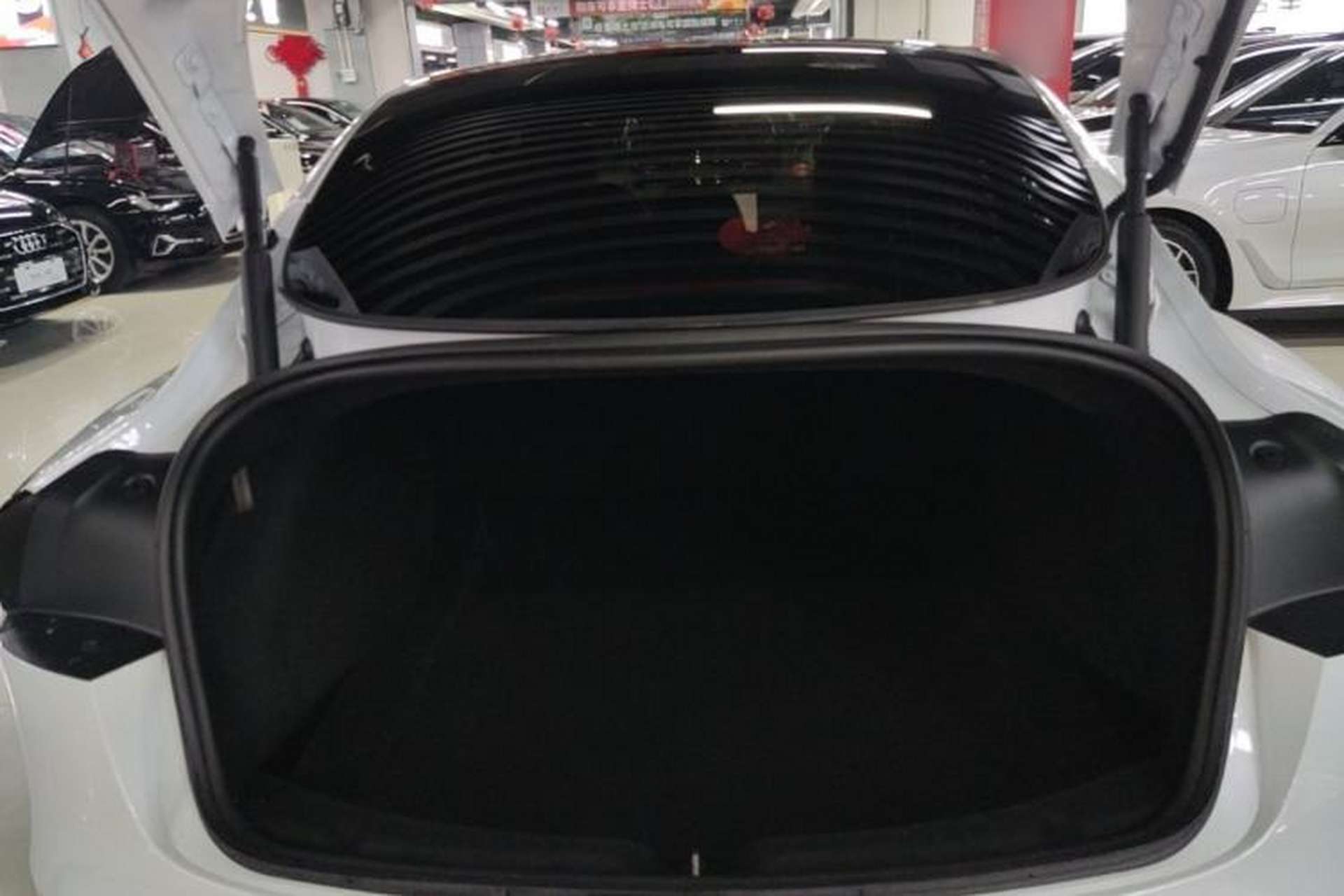 Used Tesla Model 3 2025 Long-Range All-Wheel-Drive Version Trunk