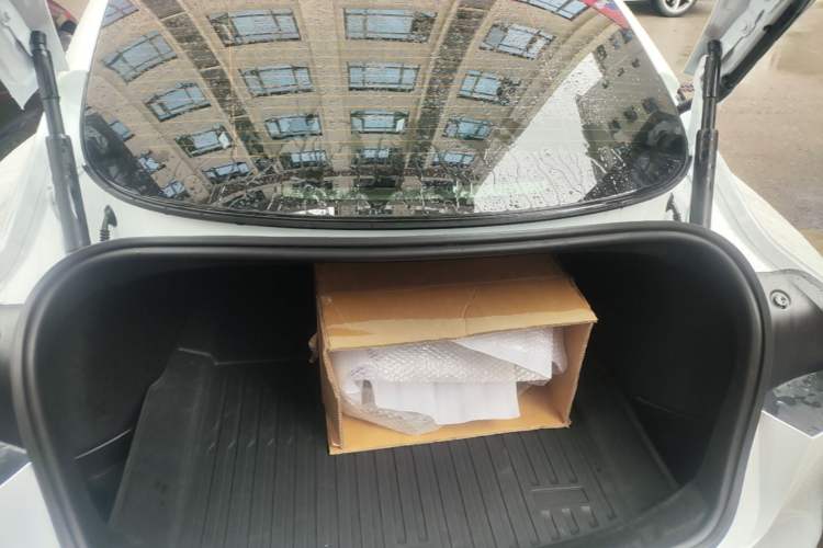 Used Tesla Model 3 2025 Rear-Wheel-Drive Version Trunk