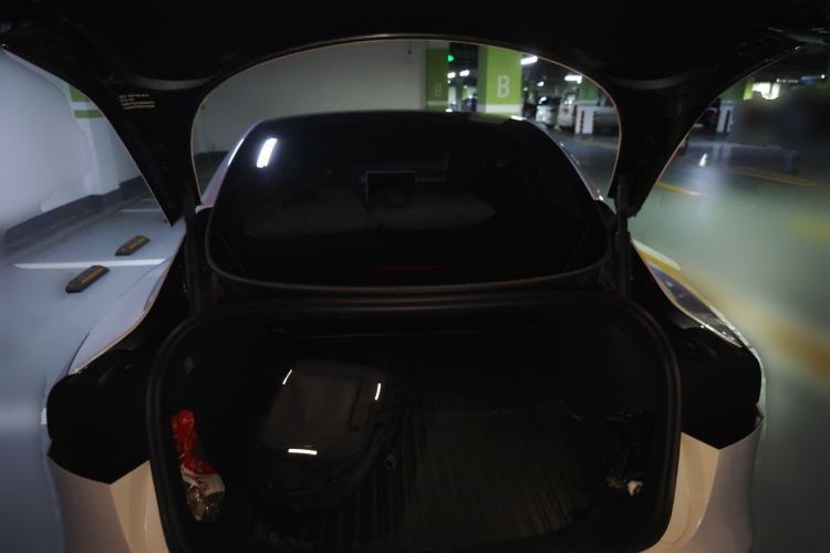 Used Tesla Model 3 2025 Rear-Wheel-Drive Version Trunk