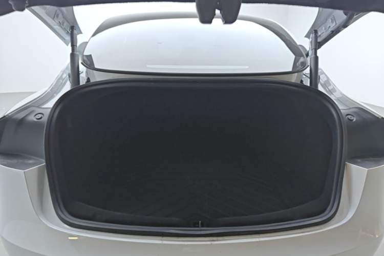 Used Tesla Model 3 2025 Rear-Wheel-Drive Version Trunk