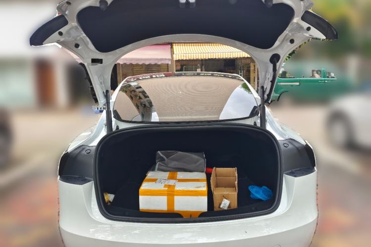 Used Tesla Model 3 2025 Rear-Wheel-Drive Version Trunk