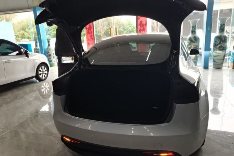 Used Tesla Model 3 2025 Rear-Wheel-Drive Version Trunk