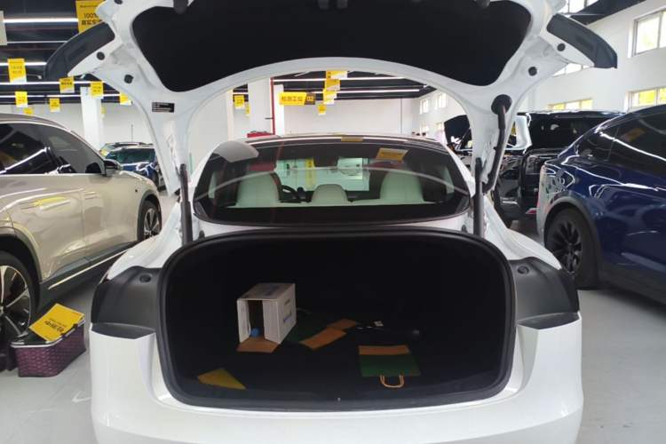 Used Tesla Model 3 2025 Rear-Wheel-Drive Version Trunk