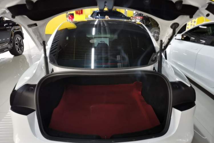 Used Tesla Model 3 2025 Rear-Wheel-Drive Version Trunk