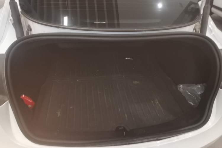 Used Tesla Model 3 2025 Rear-Wheel-Drive Version Trunk