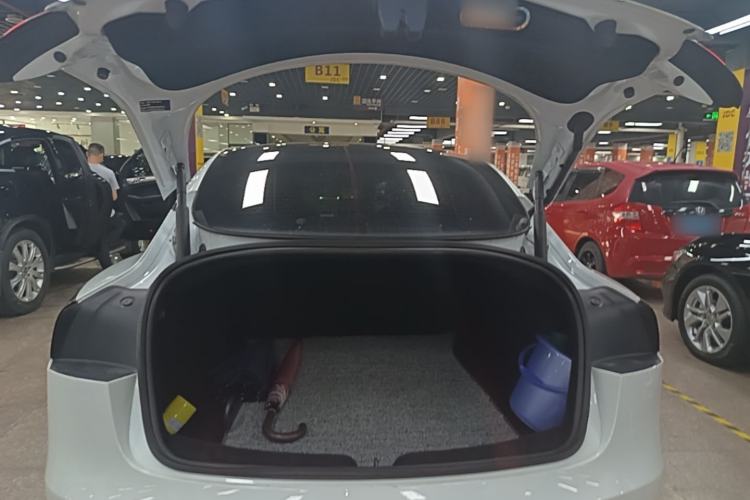 Used Tesla Model 3 2025 Rear-Wheel-Drive Version Trunk