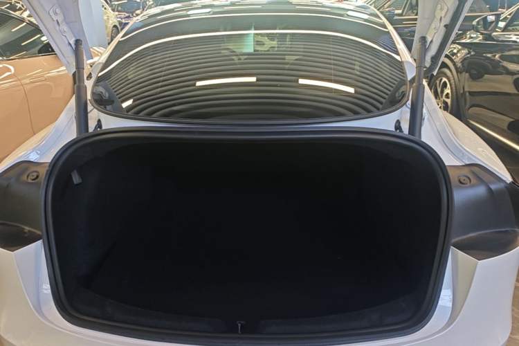 Used Tesla Model 3 2025 Rear-Wheel-Drive Version Trunk