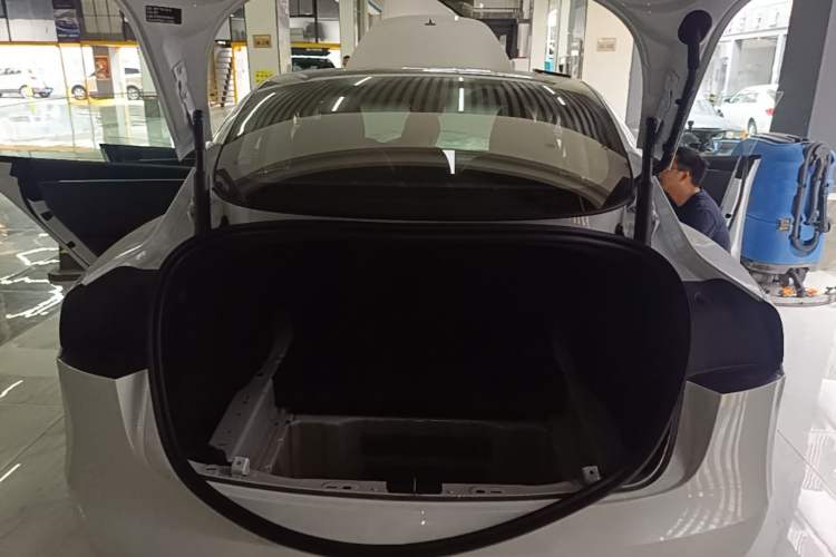 Used Tesla Model 3 2025 Model Revised Rear-Wheel-Drive Version Trunk
