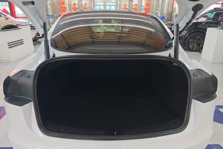 Used Tesla Model 3 2025 Rear-Wheel-Drive Version Trunk