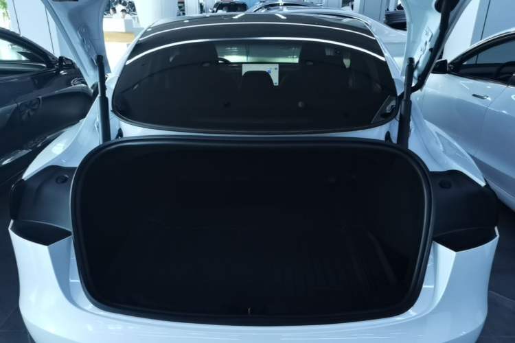 Used Tesla Model 3 2025 Model Revised Rear-Wheel-Drive Version Trunk