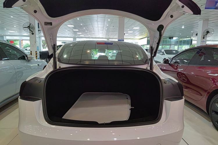 Used Tesla Model 3 2025 Rear-Wheel-Drive Version Trunk