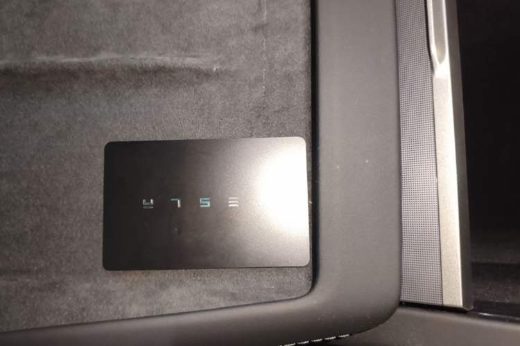Used Tesla Model 3 2025 Model Revised Long-Range Rear-Wheel-Drive Version Vehicle Key