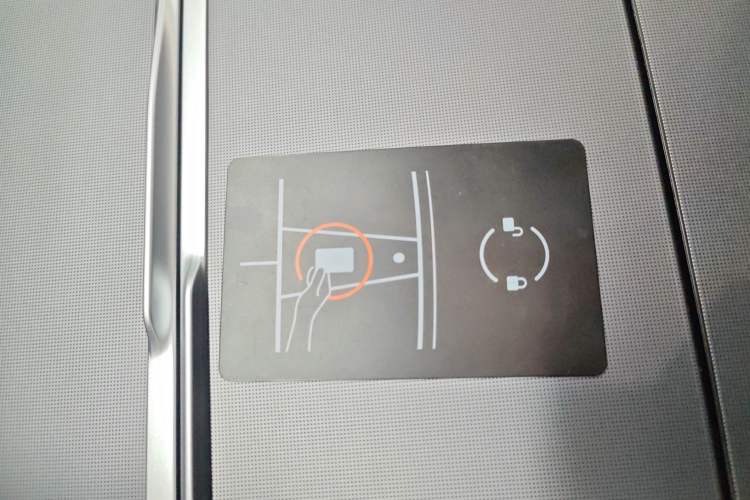 Used Tesla Model 3 2025 Model High-Performance All-Wheel-Drive Version Vehicle Key