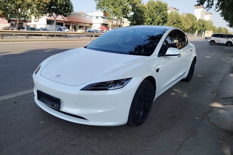 Tesla Model 3 2025 Rear-Wheel-Drive Version