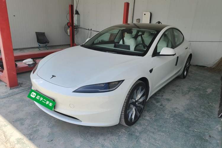 Tesla Model 3 2025 Model Revised Rear-Wheel-Drive Version