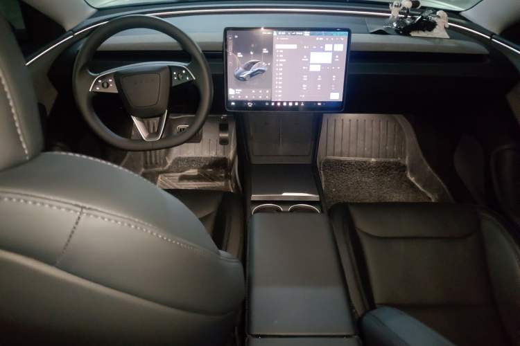 Used Tesla Model 3 2025 Rear-Wheel-Drive Version Center Console