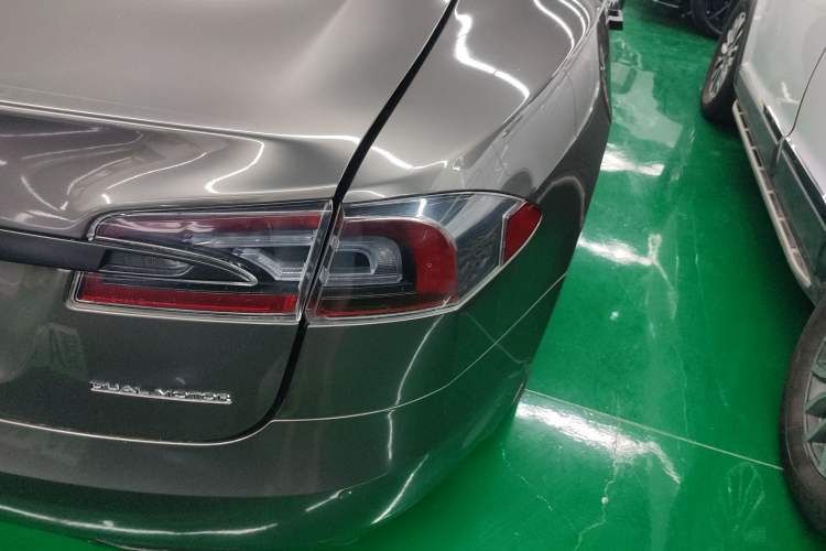 Used Tesla Model S 2017 S 75D Standard Range Edition Right Rear Taillight