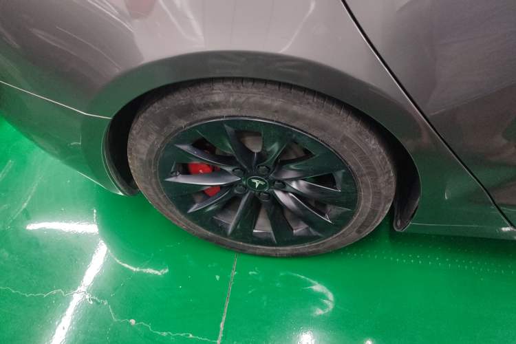 Used Tesla Model S 2017 S 75D Standard Range Edition Right Rear Wheel Hub
