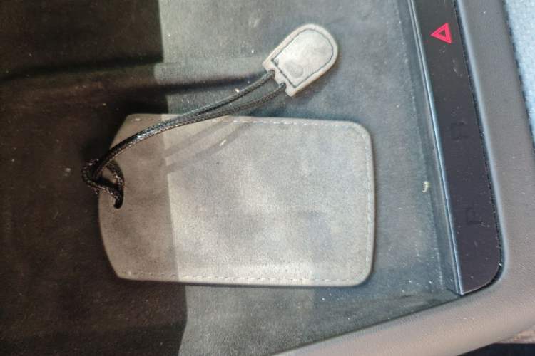 Used Tesla Model S 2023 Three-Motor All-Wheel-Drive Plaid Version Interior 1