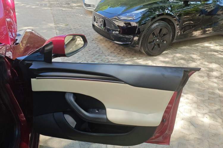 Used Tesla Model S 2023 Three-Motor All-Wheel-Drive Plaid Version Interior 5