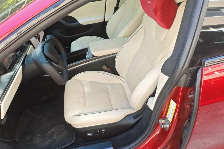 Used Tesla Model S 2023 Three-Motor All-Wheel-Drive Plaid Version Left Front Seat
