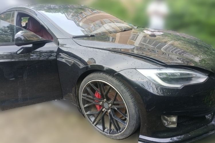 Used Tesla Model S  Front Right 45 Deg
