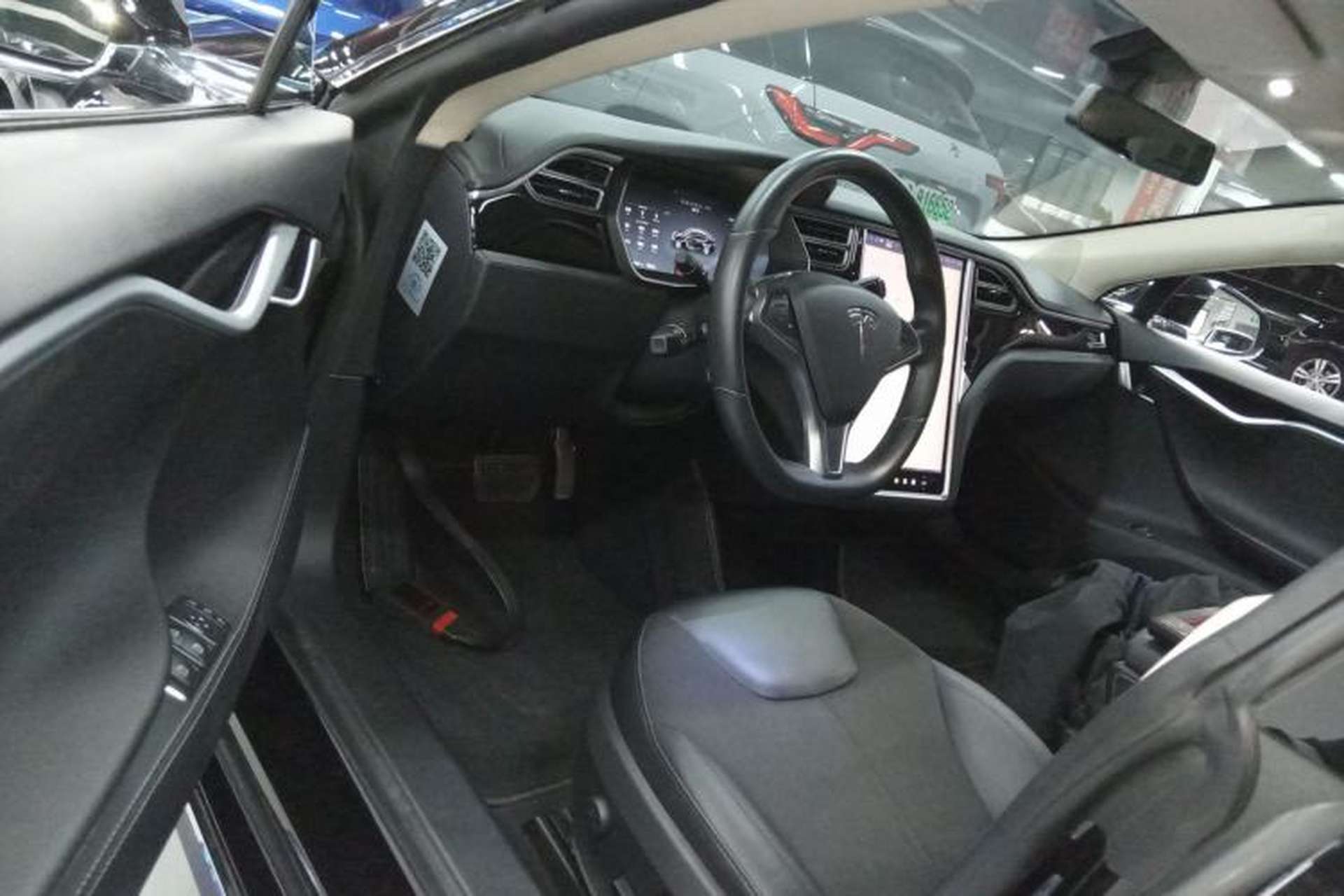 Used Tesla Model S 2014 S 85 Interior 3