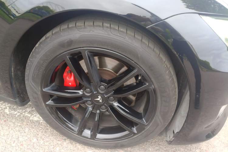 Used Tesla Model S 2014 S 85 Right Front Wheel Hub