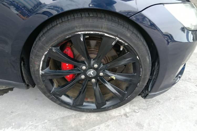 Used Tesla Model S 2014 S P85 Right Front Wheel Hub