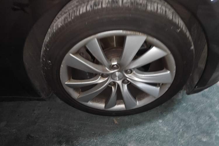 Used Tesla Model S 2014 S 85 Right Front Wheel Hub