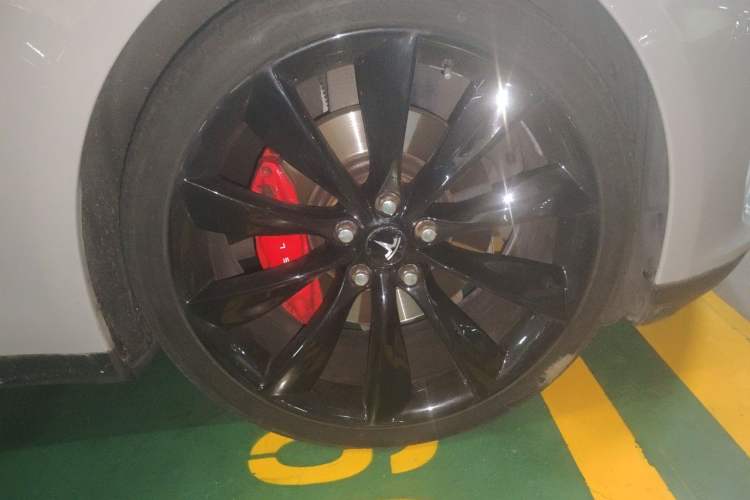 Used Tesla Model S 2014 S P85 Right Front Wheel Hub