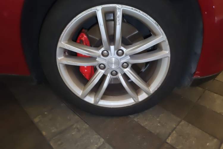 Used Tesla Model S 2014 S P85 Right Front Wheel Hub
