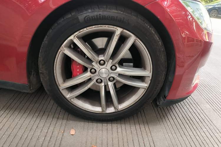 Used Tesla Model S 2014 S P85 Right Front Wheel Hub