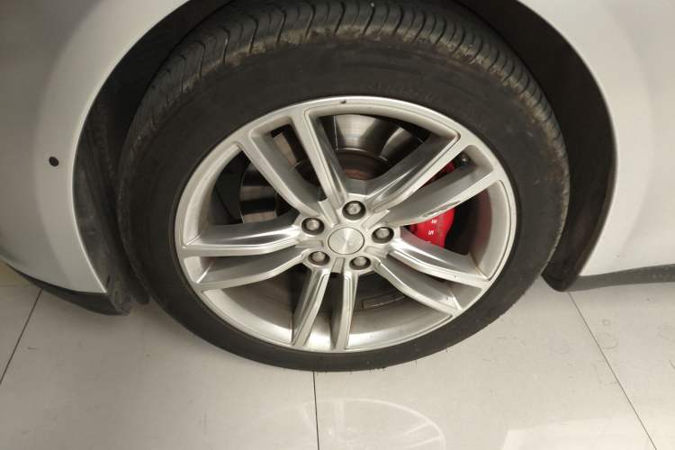 Used Tesla Model S 2014 S P85 Left Front Wheel Hub