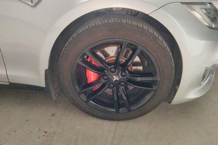 Used Tesla Model S 2014 S 85 Right Front Wheel Hub