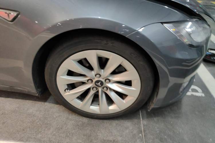 Used Tesla Model S 2014 S 85 Right Front Wheel Hub