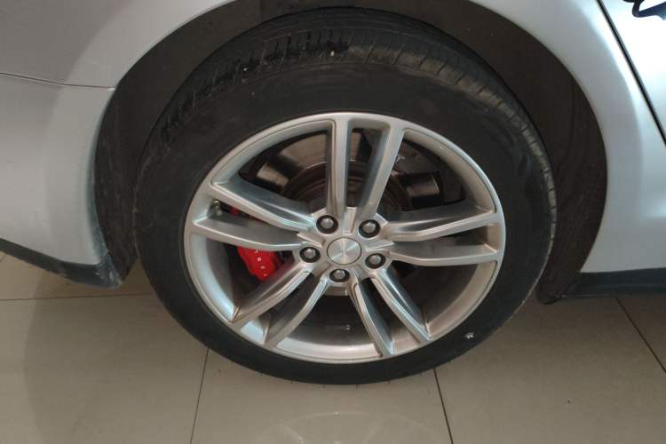 Used Tesla Model S 2014 S P85 Right Rear Wheel Hub