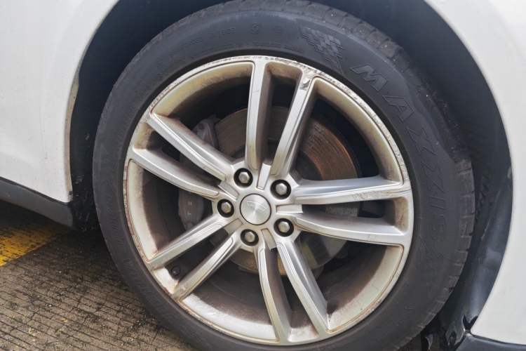 Used Tesla Model S 2014 S 60 Right Front Wheel Hub